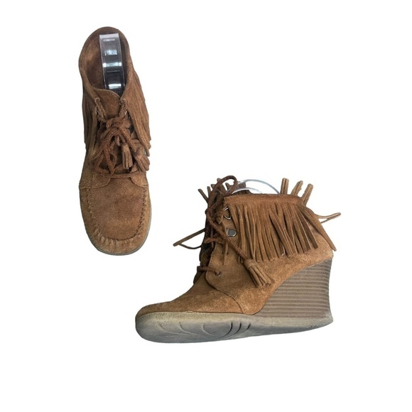 Minnetonka Tan Leather Suede Wedge Shoes Fringe Size 6 Southwestern Rodeo Boho - Picture 1 of 13